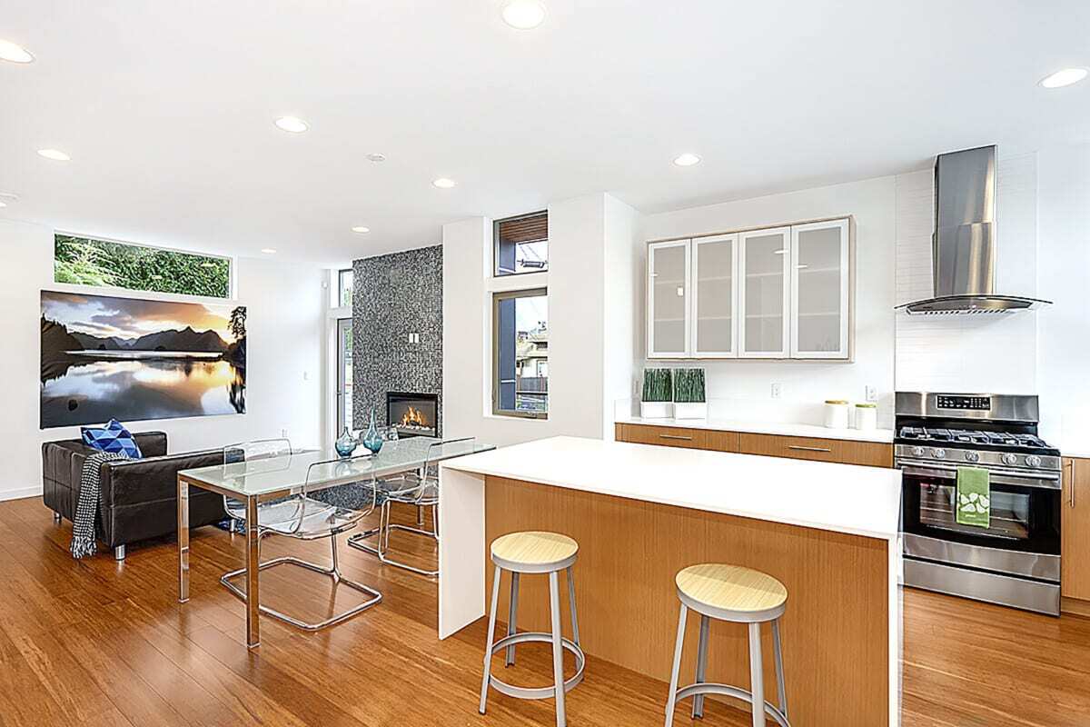 South Facing Windows Provide Light All Year - 2118 E James St
