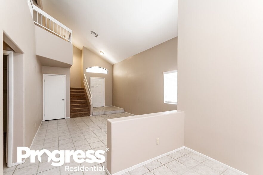 Building Photo - 131 Monteen Dr