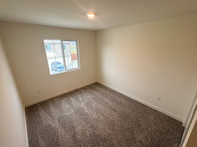 Building Photo - 827 Congaree Ln