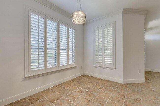 Building Photo - 7701 Rialto Blvd