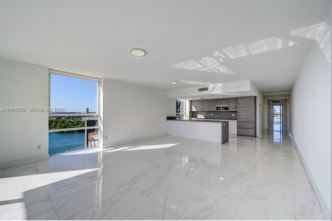 Building Photo - 400 Sunny Isles Blvd