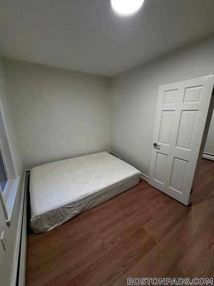 Building Photo - 656 Dorchester Ave