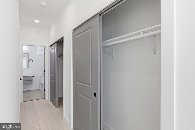 Building Photo - 1007 W Orleans St