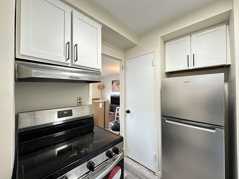 Building Photo - 1400 Chicago Ave