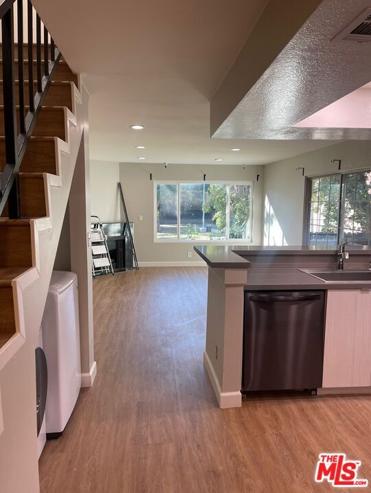 Building Photo - 7327 Willoughby Ave