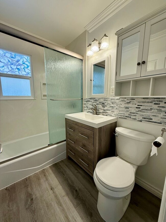 Building Photo - Beautiful 3 bedroom 1 bath home