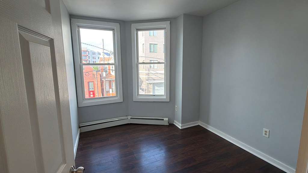 Building Photo - 19 Orient Ave