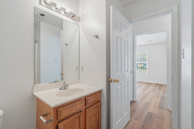 Building Photo - 3516 Acorn Woods Way,