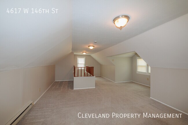 Building Photo - Beautifully Renovated Bungalow