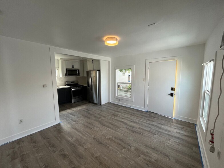 Building Photo - 3232 Verdugo Rd