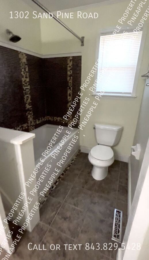 Building Photo - 1302 Sand Pine Rd