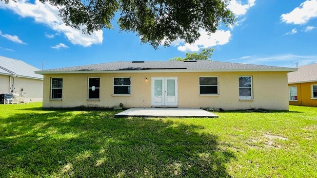 Building Photo - Winter Haven spacious 3/2 near Legoland!