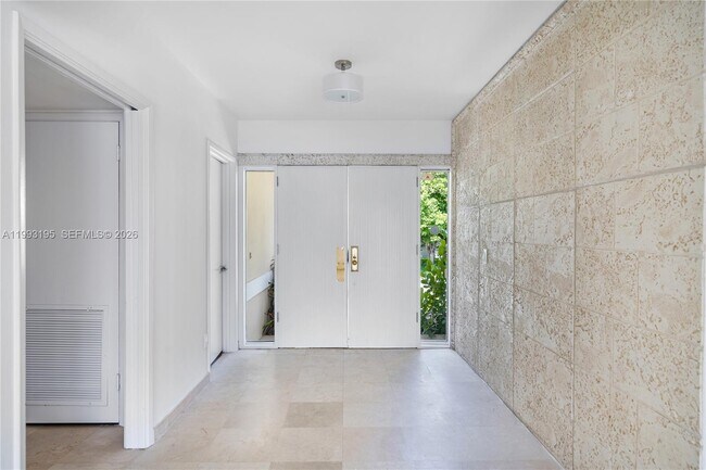 Building Photo - 7531 Beach View Dr