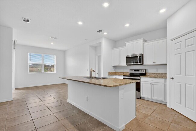 Building Photo - 10552 SW Toren Wy