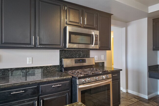 Building Photo - Modern Comfort with Pool & Spa in The Lakes – Solar Equipped Home