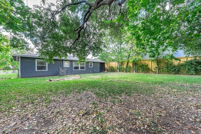 Building Photo - 3723 Odin Ct