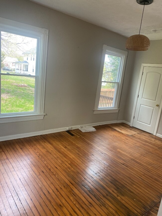 Building Photo - 1610 Bedford Ave