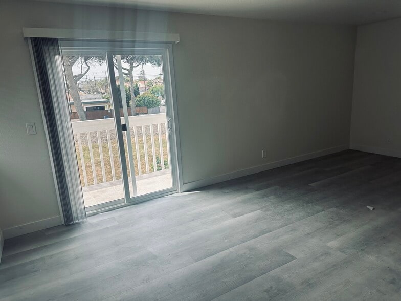 Building Photo - 4626 W 166th St