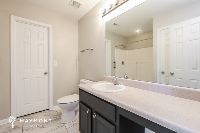 Building Photo - 413 Woodford Way