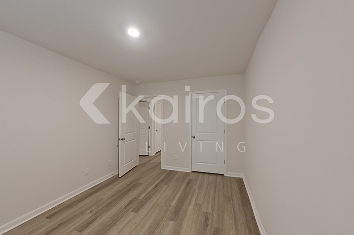 Building Photo - 130 Inez Ave