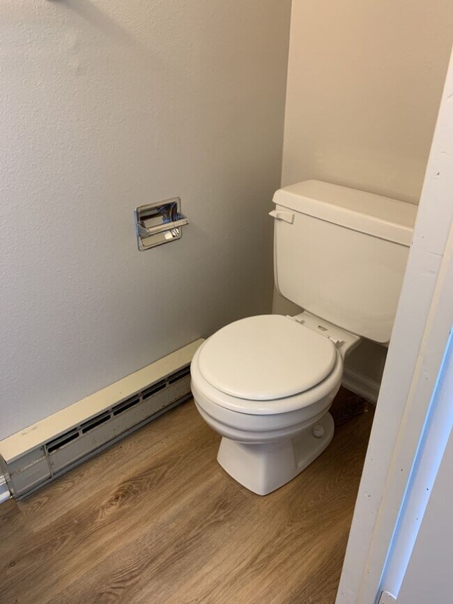 Building Photo - 1925 Ross Ct