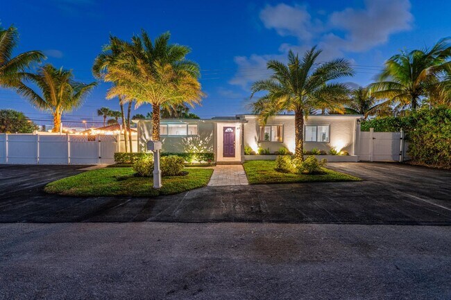 Building Photo - 214 Seacrest Ln