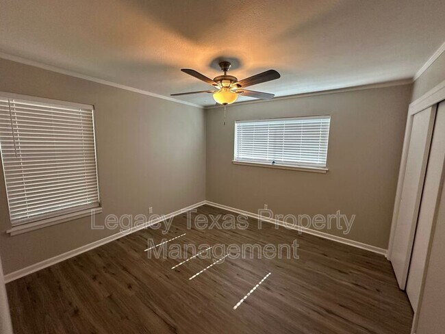 Building Photo - 3613 Wedghill Way