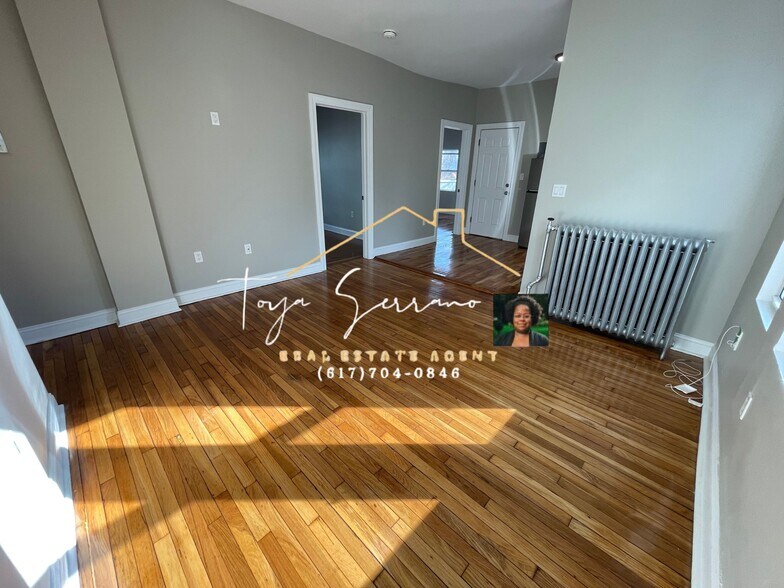 Building Photo - 11 Abbotsford St