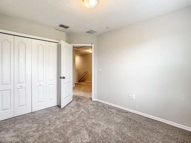 Building Photo - Stylish 3-Bedroom Townhome in Gated Sanfor...
