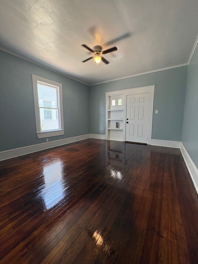 Building Photo - 511 Kirby Pl