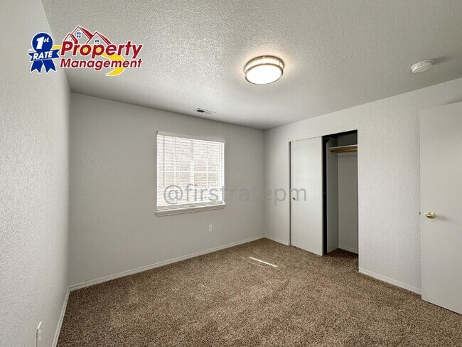 Building Photo - 3148 N Esquire Dr
