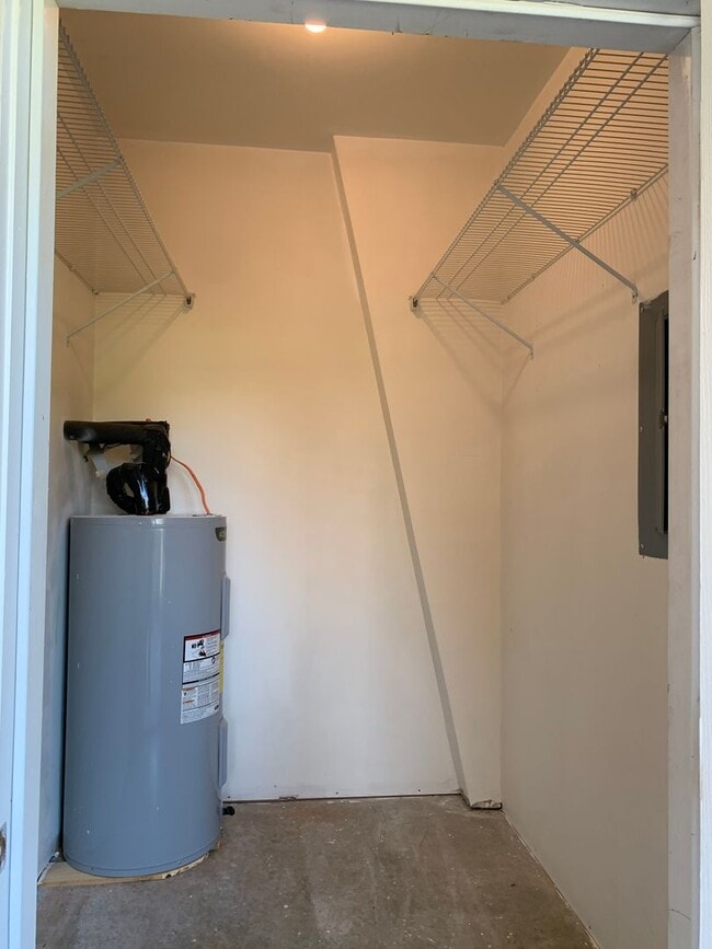 Building Photo - 3 Bedroom 2 Bath Townhome in Pleasant Grov...