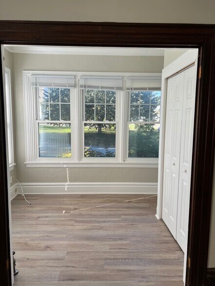 Sunroom - 24 Bellevue Place