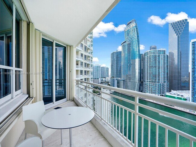 Building Photo - 888 Brickell Key Dr