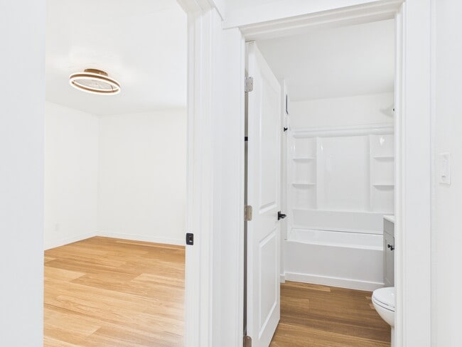 Building Photo - 1301 9th Ave