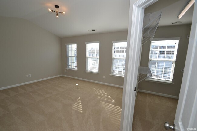 Building Photo - 701 Sutter Gate Ln