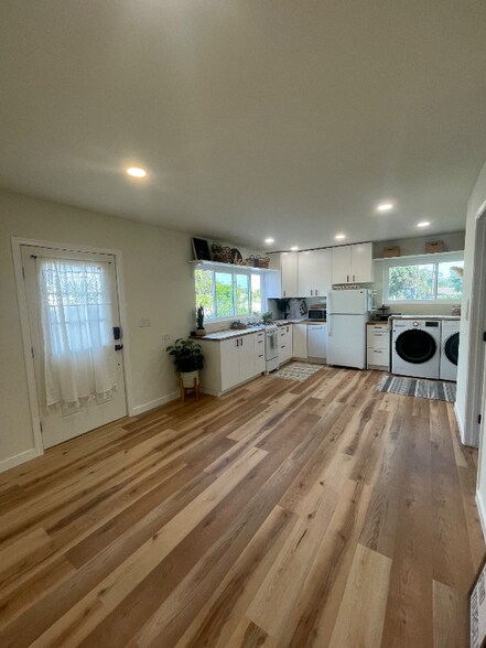 Primary Photo - 942 Ruby Dr