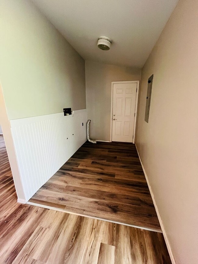 Building Photo - 3 Bedroom Home in Florissant - UPDATED KIT...