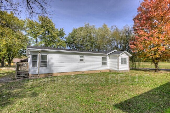 Building Photo - 705 N Cayuga St