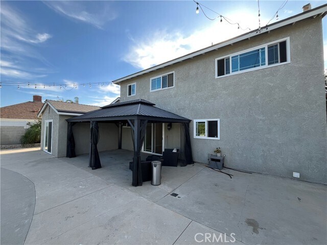Building Photo - 10436 Amestoy Ave