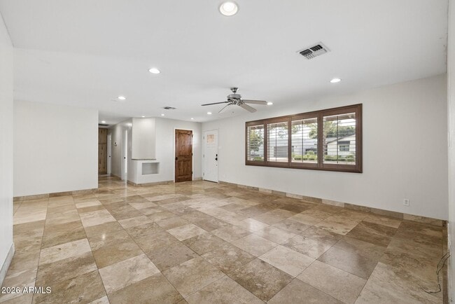Building Photo - 6332 E Earll Dr