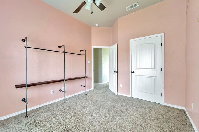 Building Photo - 2103 Coy Dr