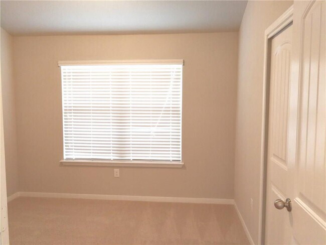 Building Photo - 852 Winnsboro Dr