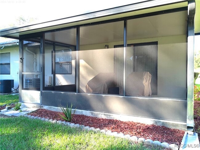 Building Photo - 1871 Arrowwood Ln