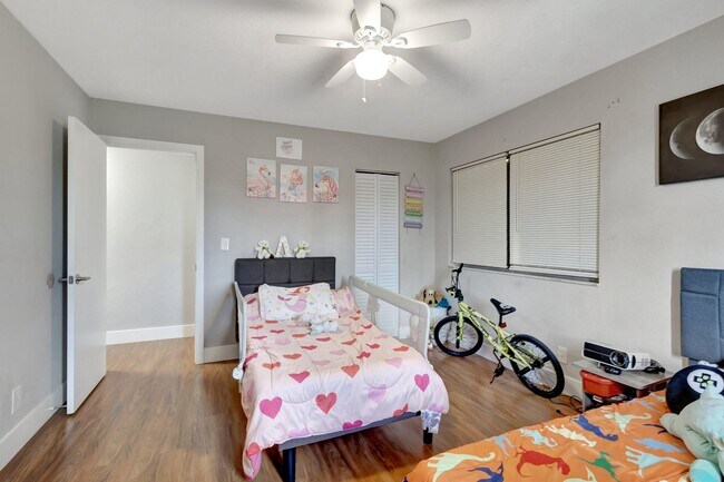 Building Photo - 2110 Sherwood Forest Blvd