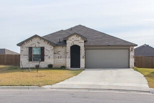 Building Photo - 1013 Velvet Ct