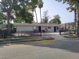 Building Photo - 823 Worcester Ave