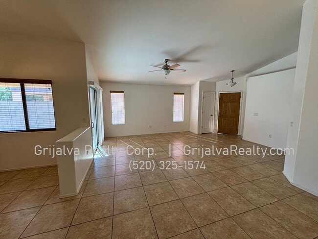 Building Photo - Beautiful 3 BR House in Gated Community **...