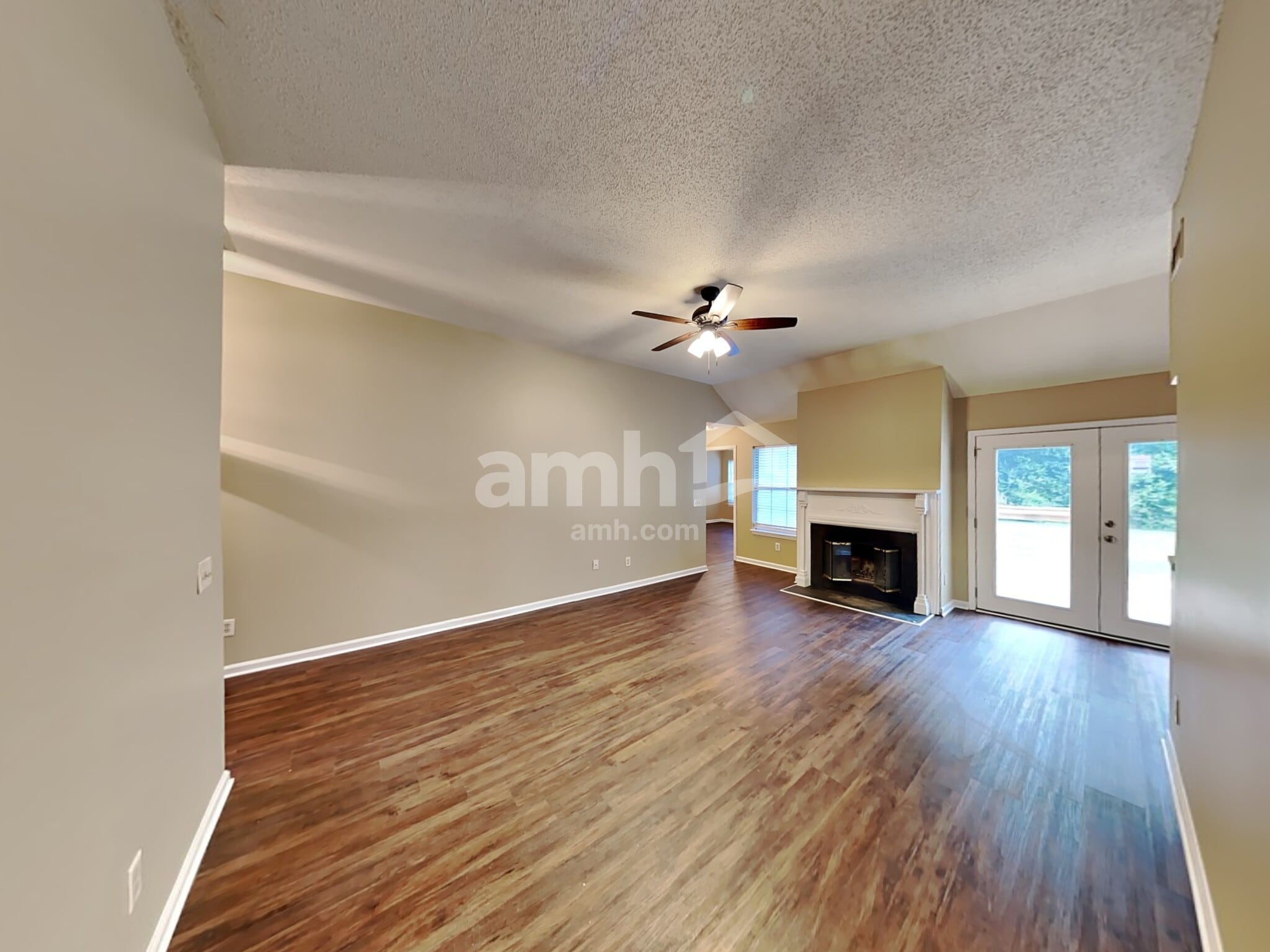 Building Photo - 2027 Waterford Dr