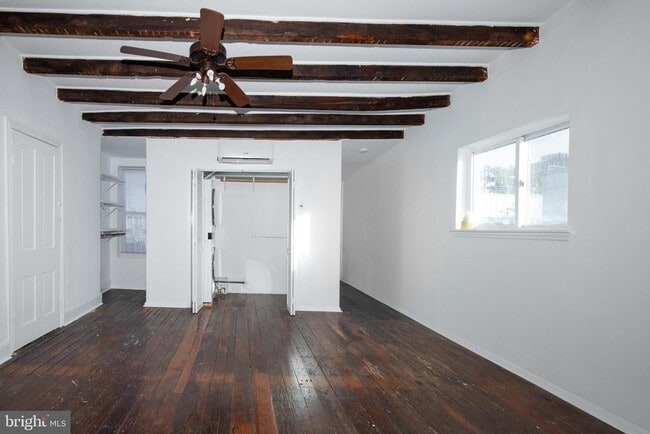 Building Photo - 633 N 3rd St